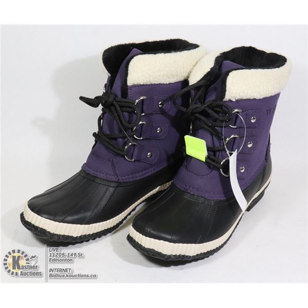 WOMENS PURPLE WATERPROOF BOOTS SIZE 7