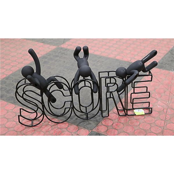 SHOWHOME METAL "SCORE" ORNAMENT WITH 3 FIGURES