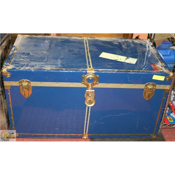 LARGE ANTIQUE STEAMER TRUNK METAL