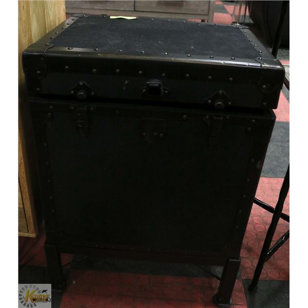 SHOWHOME LUDLOW FURNITURE TRUNK 18" X 25" X 14"