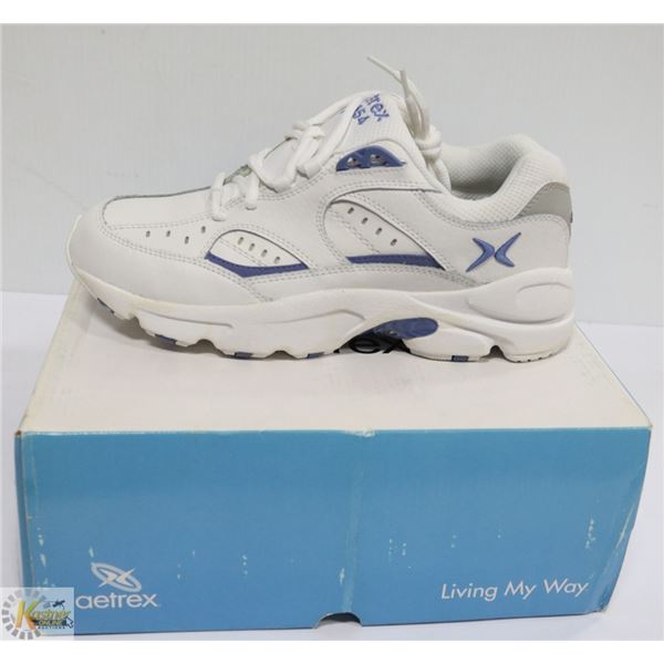 AETREX WOMAN WIDE SIZE 8 SHOES