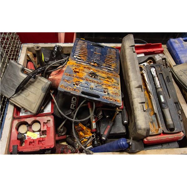 CRATE FULL OF TOOLS SNAP-ON AND HILTI