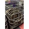 Image 1 : CAGE LOT FULL OF INDUSTRIAL HOSES
