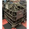 Image 1 : CAGE LOT FULL OF INDUSTRIAL HOSES