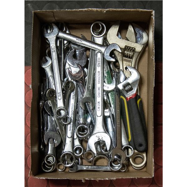 BOX W/ 35 PCS HAND WRENCH SET.