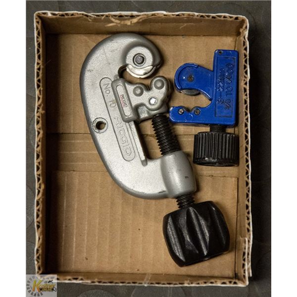 BOX W/ RIDGID #10 AND WESTWARD PIPE CUTTERS.