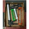 Image 1 : FLAT WITH 3 PROFESSIONAL GRADE CAULKING GUNS -