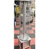 Image 1 : ROTATING RETAIL WIRE DISPLAY STAND