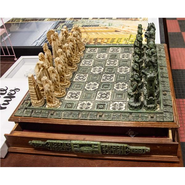 GOTHIC STYLE CHESS BOARD SET