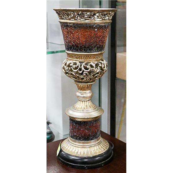 LAMP WITH CRACKLED GLASS WITH SOME