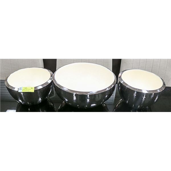 3 PC SHOWHOME CHROME & CERAMIC DECOR ITEMS