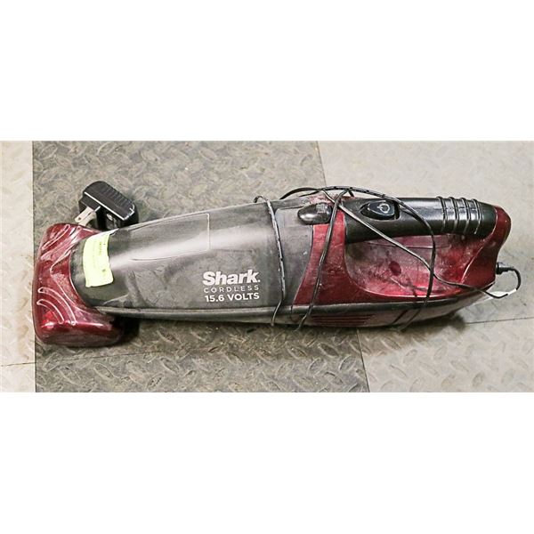 SHARK CORDLESS VACUUM
