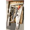 Image 1 : FLAT OF SAWS AND PLANERS LOT