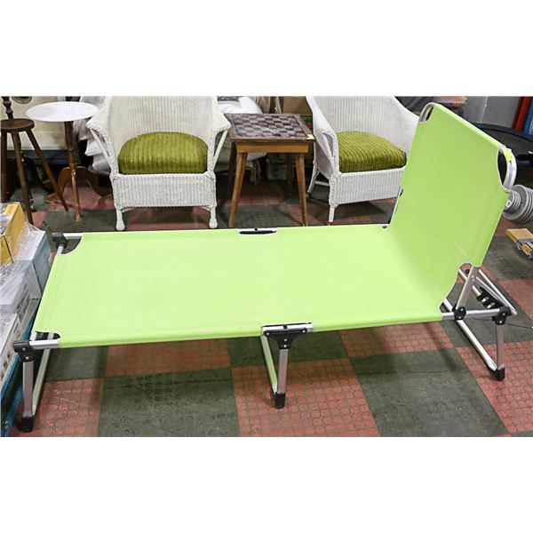 PORTABLE LIME GREEN ADJUSTABLE SUN LOUNGER