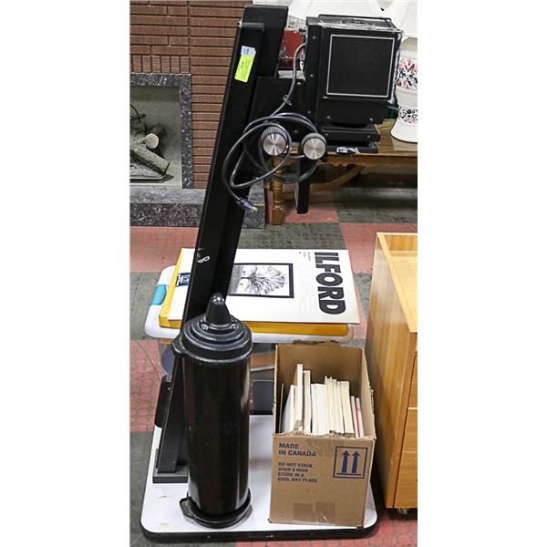 VINTAGE VIVITAR PHOTO ENLARGER & PROCESSING