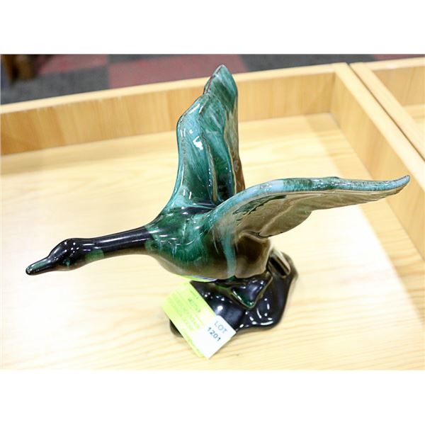 VINTAGE BLUE MOUNTAIN POTTERY CANADA GOOSE