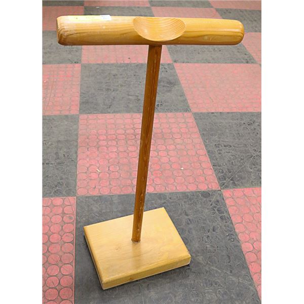 WOODEN DISPLAY RETAIL STAND