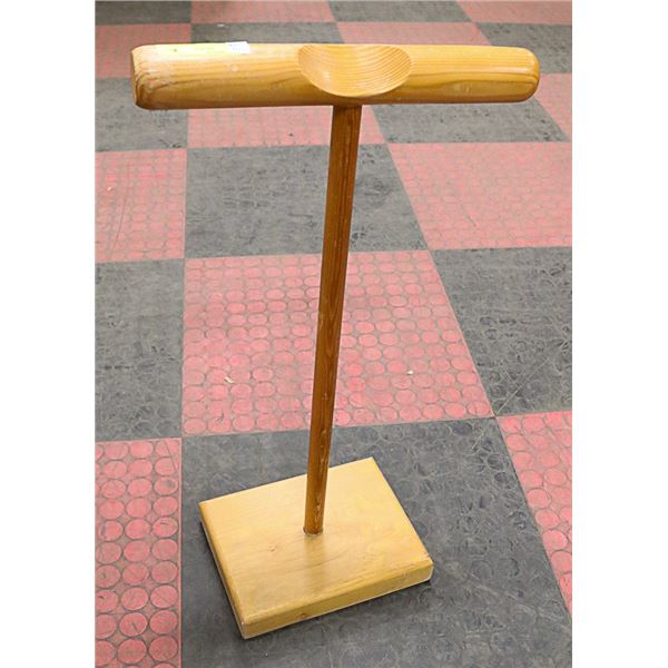 WOODEN DISPLAY RETAIL STAND