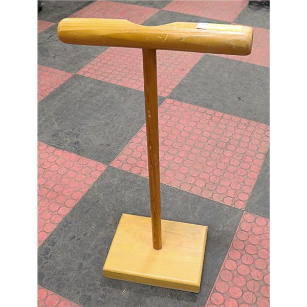 WOODEN RETAIL DISPLAY STAND
