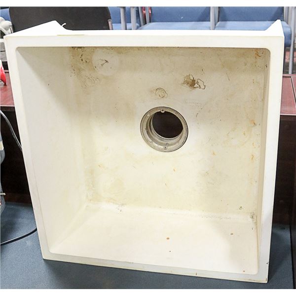 COMMERCIAL / INDUSTRIAL SINK BASIN