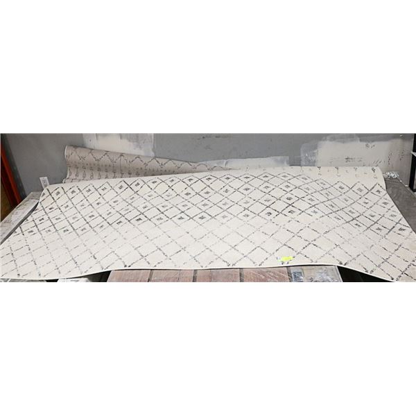 LARGE SHOWHOME AREA CARPET