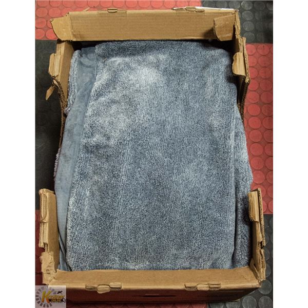 KIRKLAND PLUSH BLANKET SIZE: QUEEN