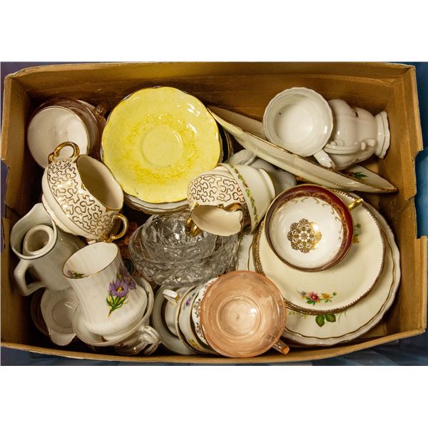 ESTATE BOX OF ANTIQUE CHINA