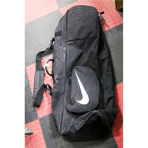 NIKE SPORTS DUFFLE BAG
