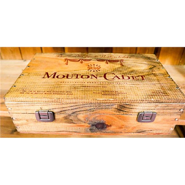 WOOD TREASURE / KEEPSAKE BOX 13 X 8 X 4