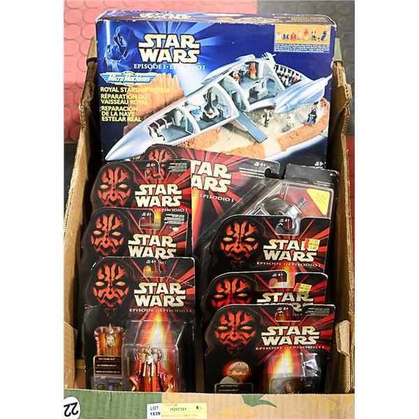 STAR WARS COLLECTIBLE LOT INCLUDING ROYAL STARSHIP