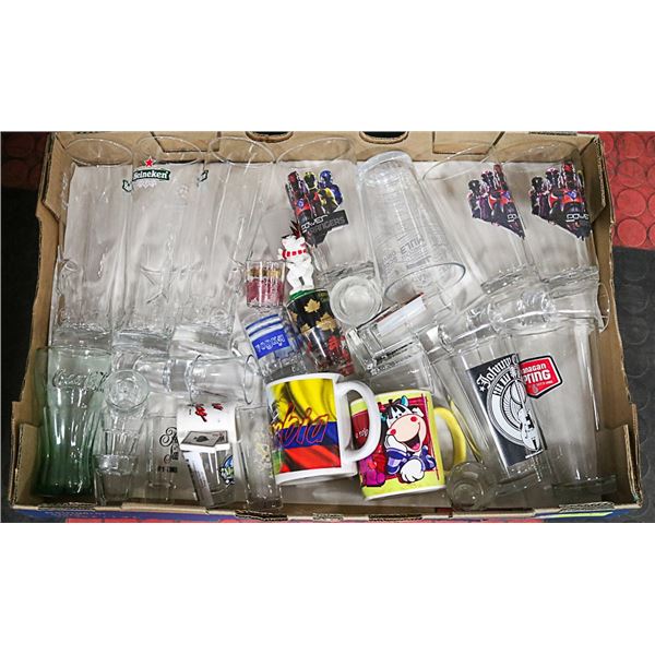 LARGE FLAT OF BEER GLASSES, 2 CUPS & VARIETY OF