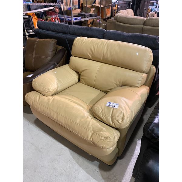 LOUNGE CHAIR