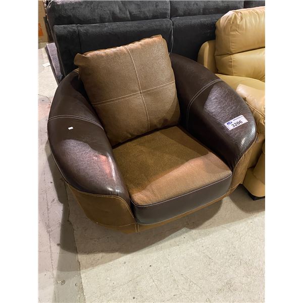 LOUNGE CHAIR