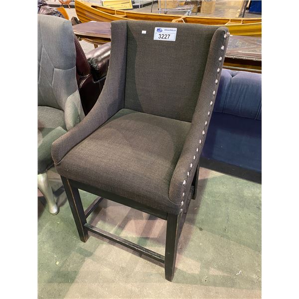 CHAIR 24" TALL