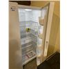 Image 2 : FRIGIDAIRE STANDING FREEZER MODEL FFFH20F3WW0 VISIBLE DAMAGE