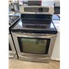 Image 1 : KENMORE INDUCTION STOVE WITH CONVECTION OVEN MISSING OVEN TRAY