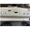 Image 2 : FRIGIDAIRE GALLERY INDUCTION STOVE WITH CONVECTION OVEN