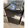 Image 1 : INSIGNIA MINI FRIDGE