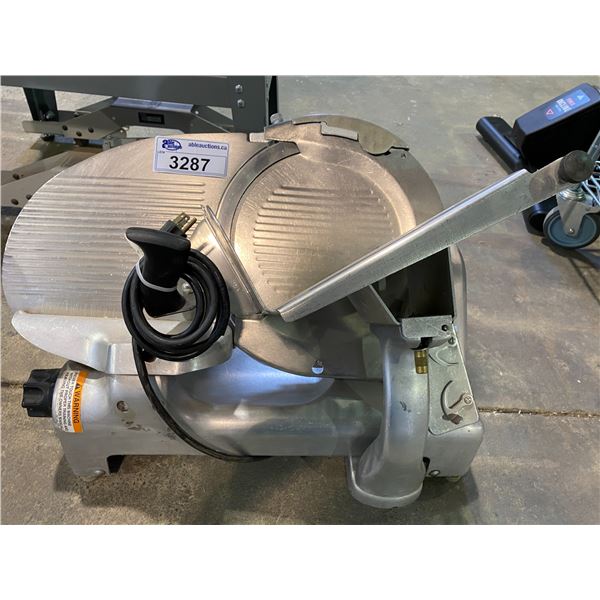 COMMERCIAL MEAT SLICER