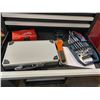 Image 8 : 2 PIECE TACTIX 26" TOOL CHEST WITH CONTENTS 830LBS TOTAL WEIGHT CAPACITY