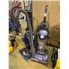 Image 1 : 2 VACUUMS: HOOVER PET REWIND & KENMORE ELEGANCE