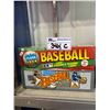 Image 1 : 2 BOXES OF BASEBALL CARDS (1 NEWLY SEALED) FLEER & DONRUSS