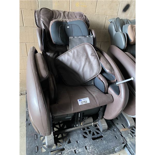 MASSAGE CHAIR IN NEED OF REPAIRS