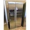 Image 1 : BOSCH SIDE-BY-SIDE FRIDGE VISIBLE DAMAGE, OPEN DOOR ALARM DOES NOT STOP SOLD AS IS