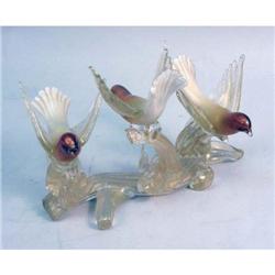A MURANO GLASS FIGURAL GROUP OF BIRDS