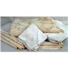 Image 1 : AN ASSORTED GROUP OF TABLE LINENS