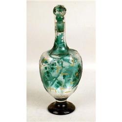 A PARCEL-GILT EMERALD AND COLORLESS GLASS CAMEO GLASS STOPPERED DECANTER