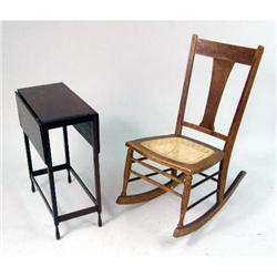 A SMALL THREE-LEAF TABLE