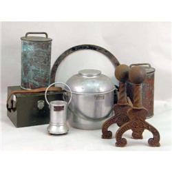 AN ASSORTED LOT OF VINTAGE ITEMS