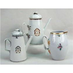 THREE CHINESE EXPORT POLYCHROME AND PARCEL-GILT DECORATED TABLE ARTICLES